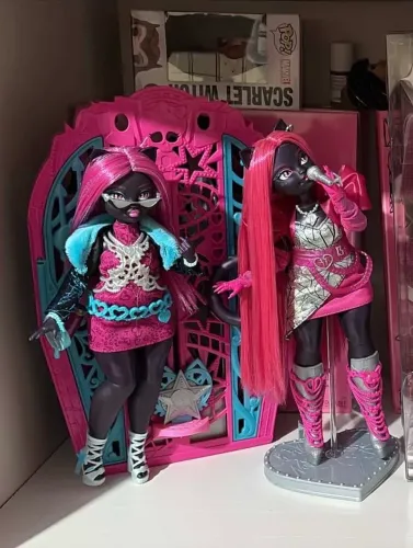 Monster high catty g3 básica e catty skultimate secrets 