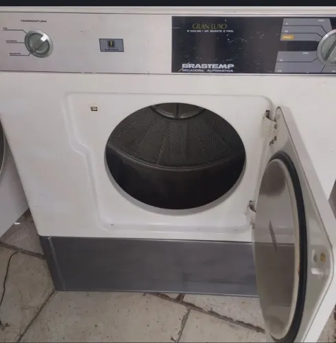 Máquina de secar a gás usada