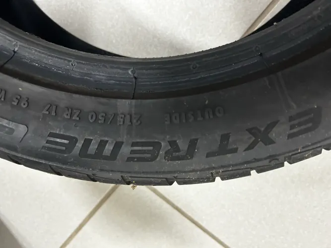 O par pneu 215/50 R17 continental novo