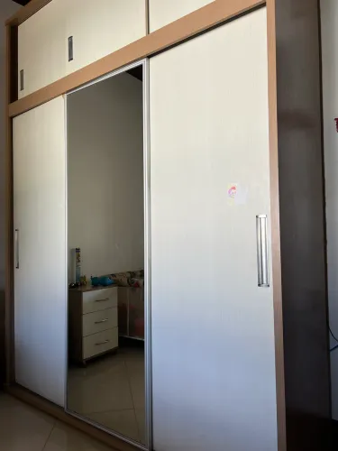 Guarda-roupa casal