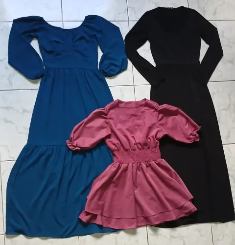 Desapego 3 vestidos por 70 reais
