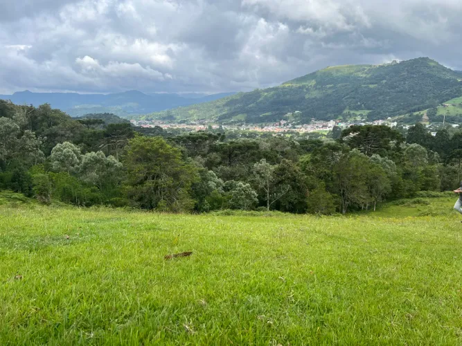 Terreno 1,5 km (1.500m) do centro Urubici - 3 hectares