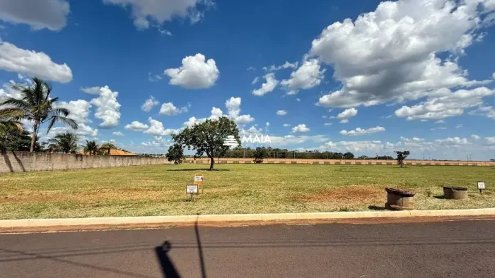 Lote à venda no Condomínio Mario Franco
