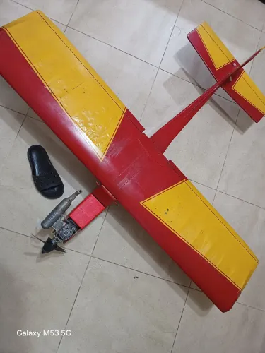 Aeromodelo vintage super kaos motor os 61,motor saito 82. ,2 fuselagens originais