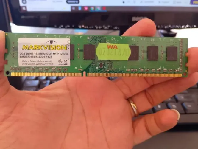 Pente de Memoria DDR3 1333 2GB perfeito estado