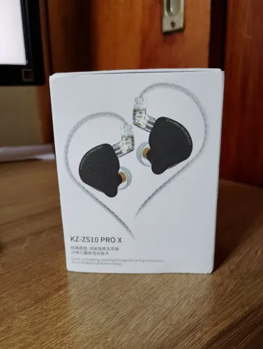 KZ ZS10 PRO X pouco uso na caixa
