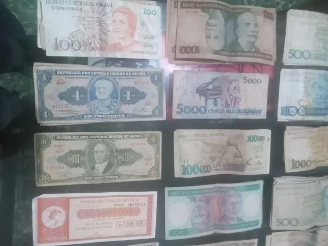 130 Cédulas (notas, dinheiro) - Antigas (Diversos Países).