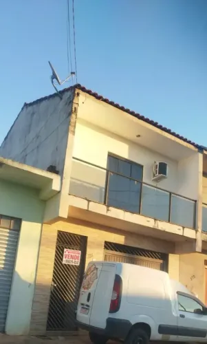 Sobrado para venda com 3 quartos em Jardim Virgínia - Itapeva - SP