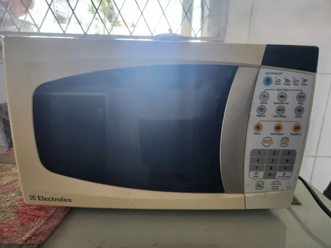 Microondas 18 LTS Eletrolux 