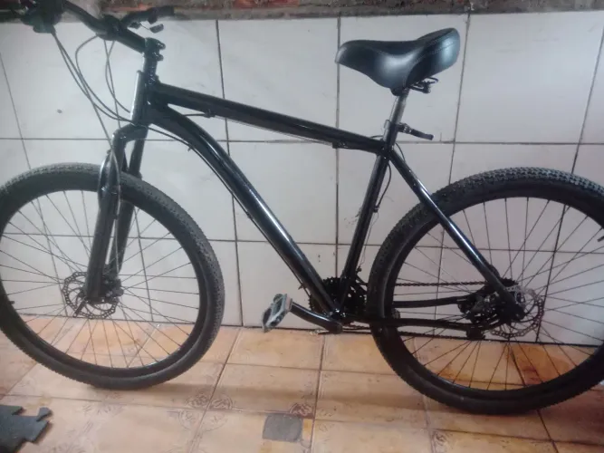 Bicicleta aro 29 de alumínio boa toda
