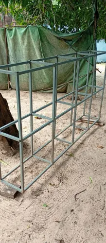 Estante de metal