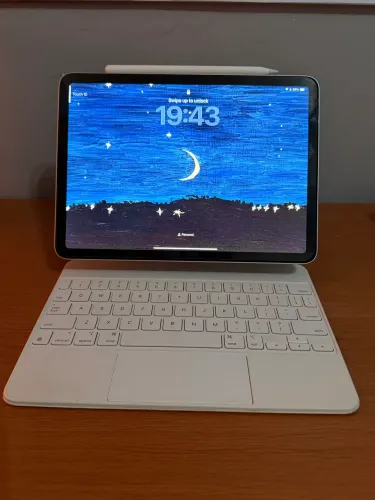 ipad air 5 m1 64gb + magic keyboard branco + apple pencil 2