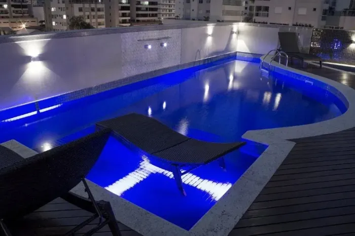 ÓTIMO APARTAMENTO COM CHURRASQUEIRA NO CENTRO DE BALNEÁRIO CAMBORIÚ parcelamento 30 x