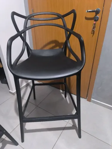 Cadeira alegra alta na cor preta 