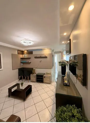 Vendo apartamento com 2 dormitórios, elevador no centro de Balneário Camboriú!