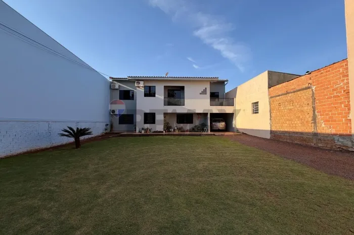 TERRENO COM 420m² E 2 APARTAMENTOS EXCELENTE OPORTUNIDADE PARA INVESTIMENTO