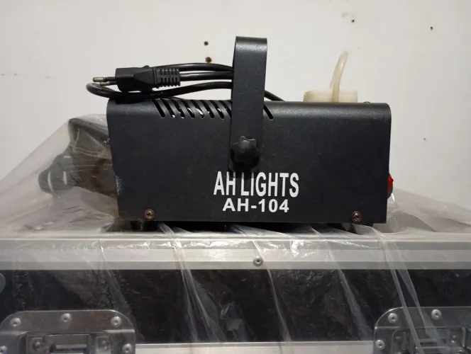 Vendo uma máquina de fumaça só falta uma manutenção a fumaça tá fraca