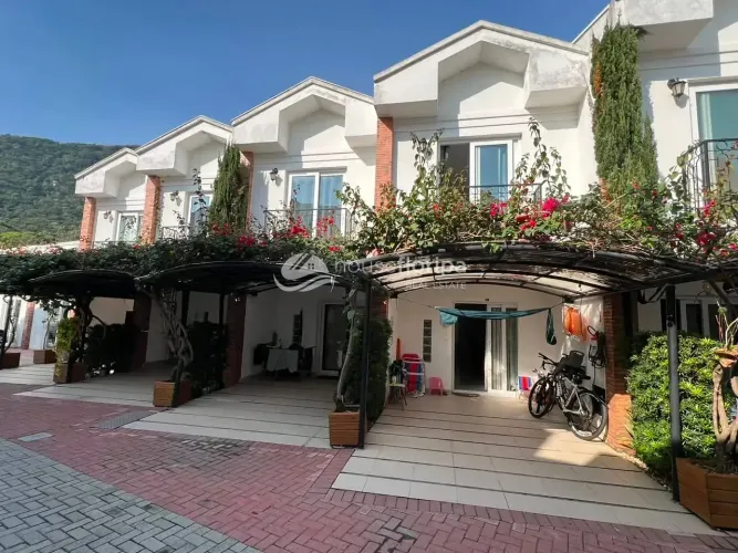 Sobrado financiável, 2 quartos, Armação do Pântano do Sul, Florianópolis, SC