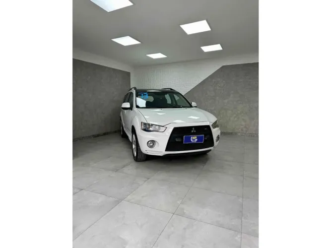 Mitsubishi Outlander 3.0/ GT 3.0 V6 Aut. 2013