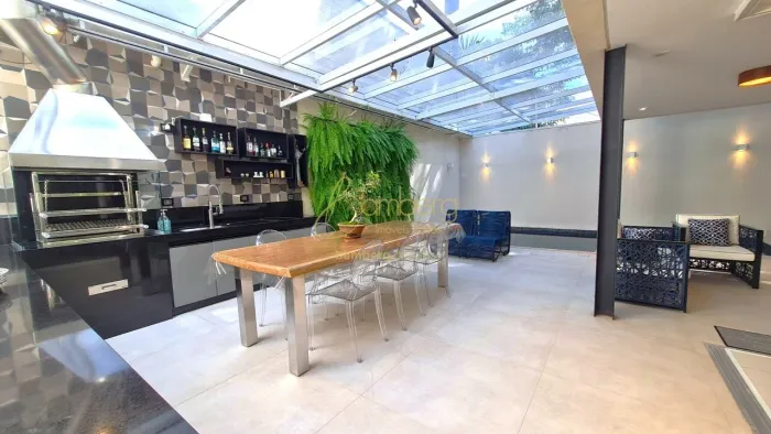 Casa de condomínio no Brooklin com piscina e área gourmet