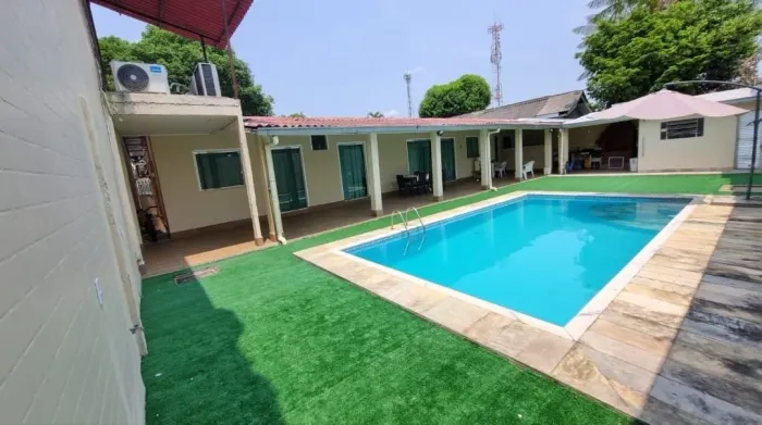 Casa térrea condominio fechado Morada do Sol Adrianópolis 4 suítes 600m2 reformada