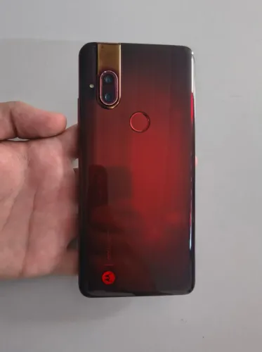 Moto One Hyper