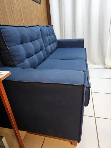 Sofá semi novo, precisando apenas de limpeza
