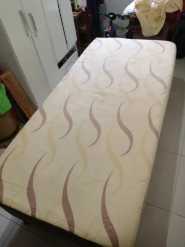 Cama box solteiro com colchão D33 solteiro conjugado pouco tempo de uso