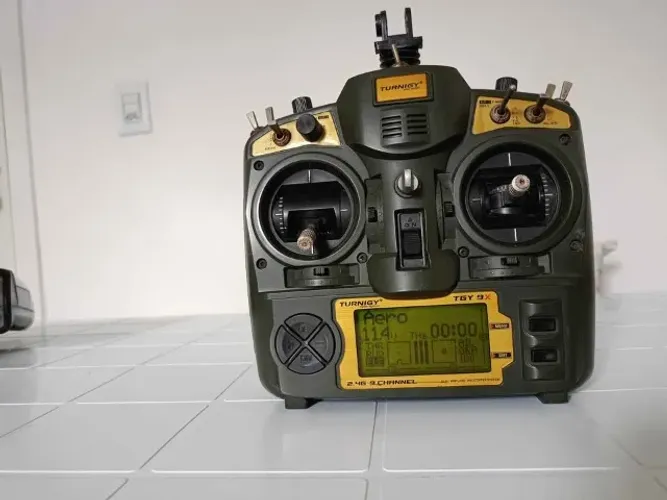 Radio Controle Turnnigy 9x
