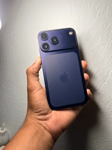 IPHONE XR MONTADO NO 17 PRO