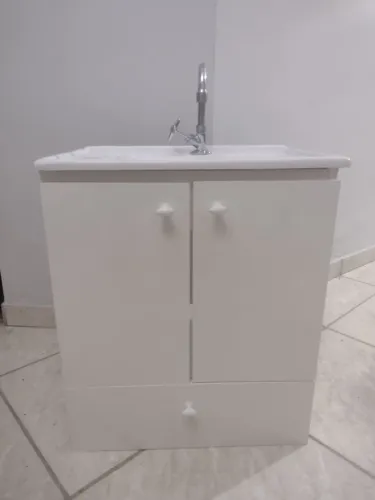 Pia e gabinete para banheiro