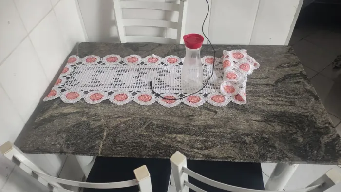 Vende-se mesa de mármore