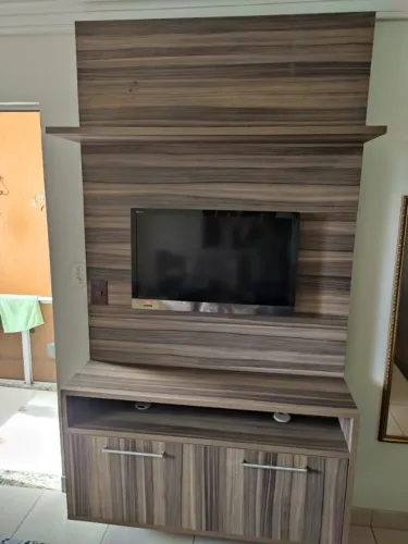 Prateleira  em  mdf  , para  quarto e colocação de  tv