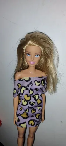 Barbie vestido roxo rara, cabelo loiro -- original e em perfeito estado  