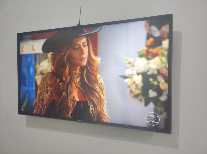 Televisão LG Roku TV 32 Polegadas 