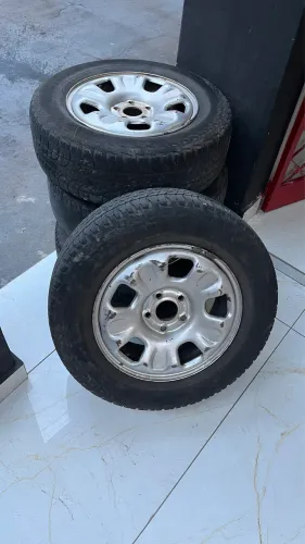 Vendo jogo de rodas Duster 
