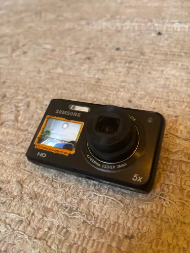 Samsung DV100 16.1 MP Preta