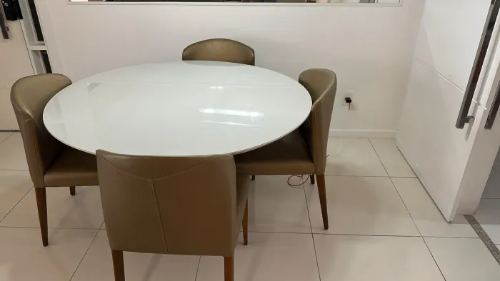Mesa em laca