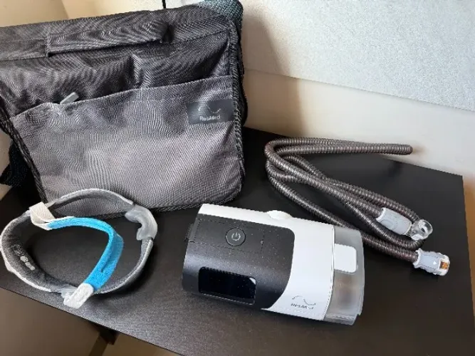 CPAP ResMed AirSense 11 AutoSet - pouquíssimo uso (72h)