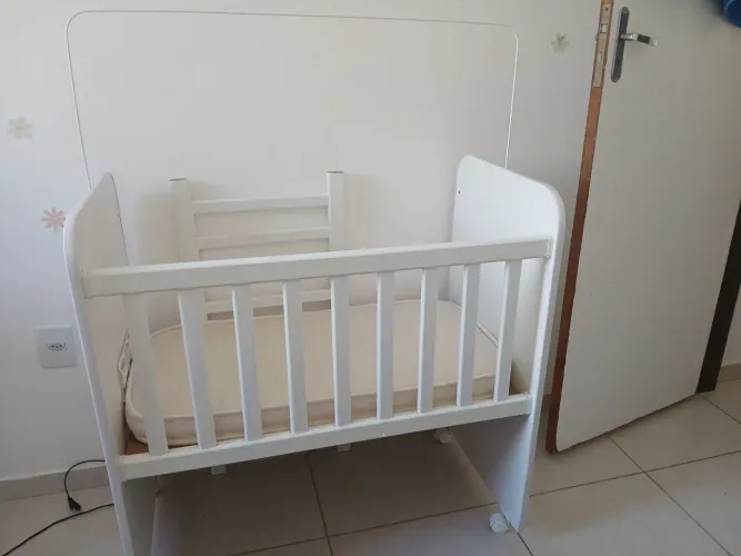 Vendo mini berço com colchão