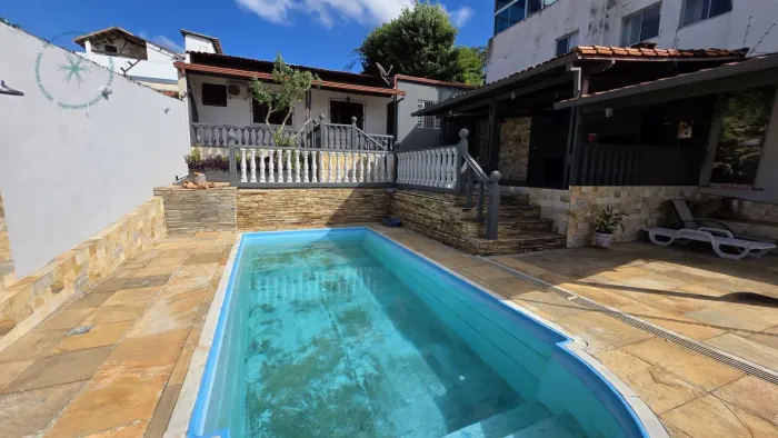 Casa em lote à venda no Jardim Leblon , Belo Horizonte, MG.