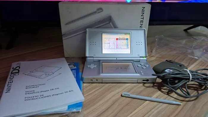 Nintendo DS Lite Cinza/Prata *** Leia o Anúncio ***
