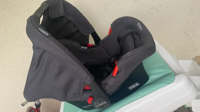 Bebê conforto + Banheira trocador 