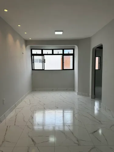 ALUGA-SE APARTAMENTO PRÓXIMO A PRINCIPAL DOS BANCÁRIOS