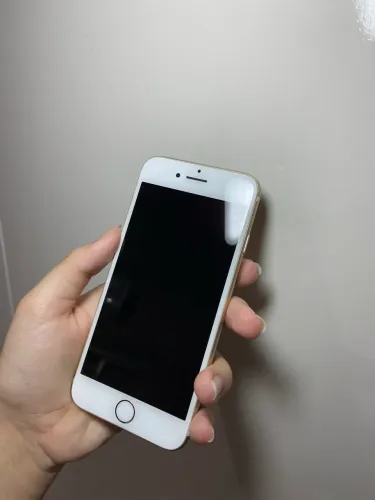 iPhone 7 Dourado 32 GB 60% de saúde da bateria. Preço a negociar