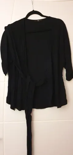 Blusa Preta Transpassada - P. A Concept