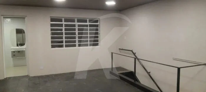 Galpão Comercial em excelente localização, na Av. Cruzeiro do Sul, ao lado do metrô Santan