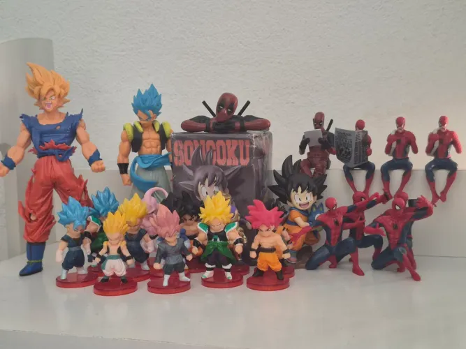 Action Figures a Venda
