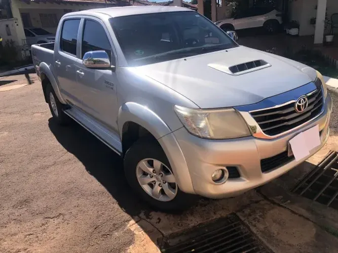 Toyota Hilux CD SRV D4-d 4X4 3.0 TDI Diesel AUT 2014