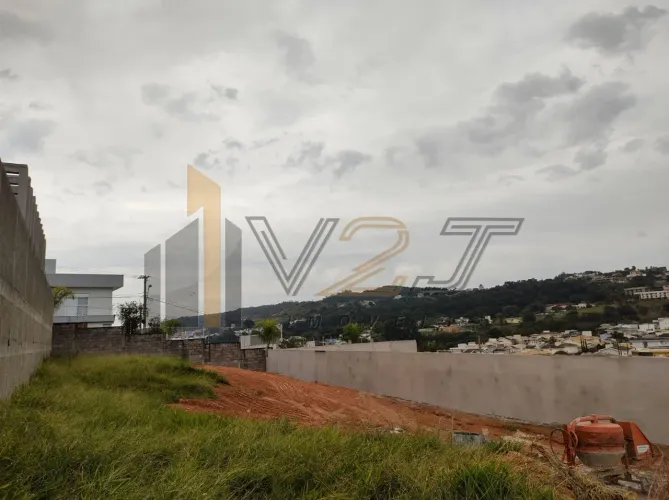 Terreno à venda no Condomínio Recanto das Palmas em Vinhedo - SP.